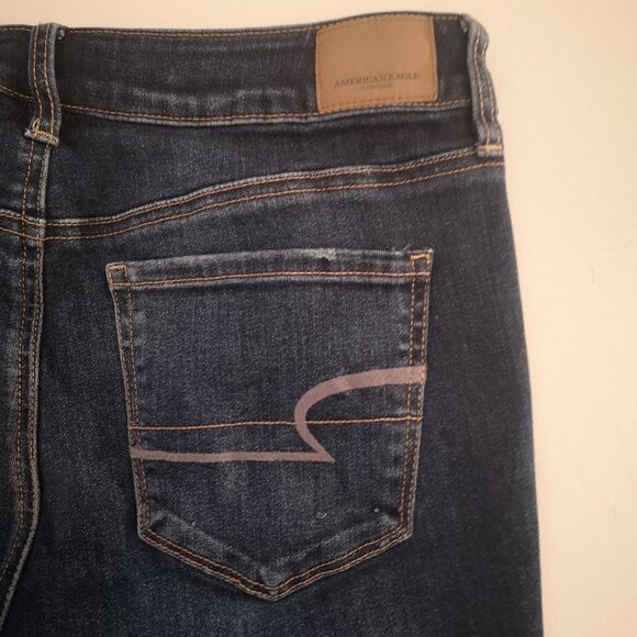 2 / $30.00 - American Eagle Outfitters Super Stretch Distressed Ladies Jeans - Picture 8 of 15